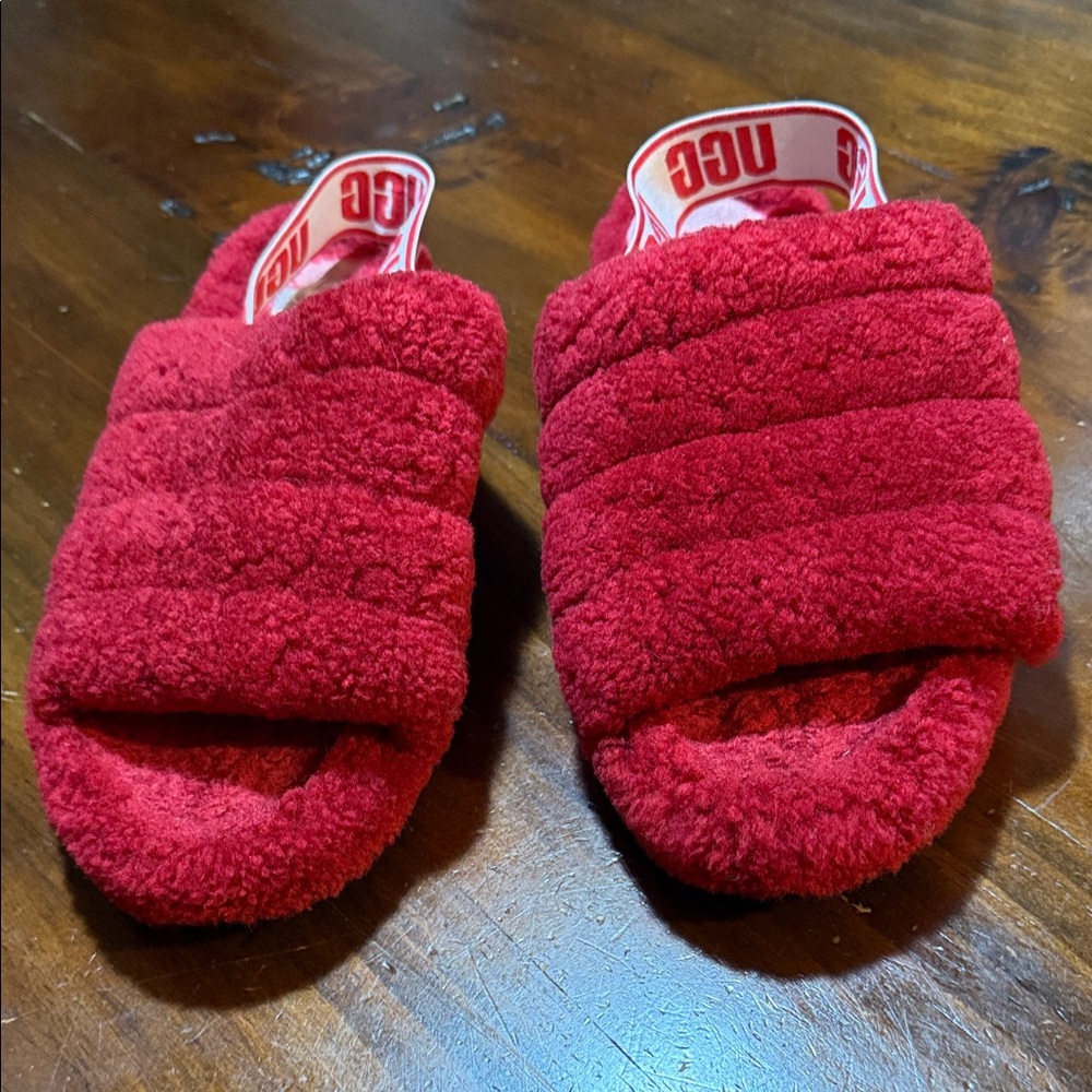UGG AUSTRALIA FLUFF SHEARLING SLIDE SLIPPERS🌹